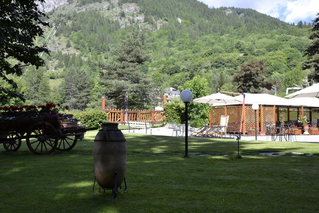 Hotel Bucaneve Bardonecchia Exterior photo