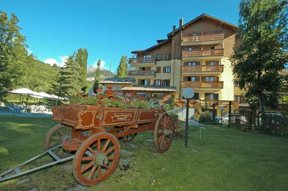 Hotel Bucaneve Bardonecchia Exterior photo